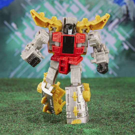 Transformers Legacy: Evolution Core Class Dinobot Snarl
