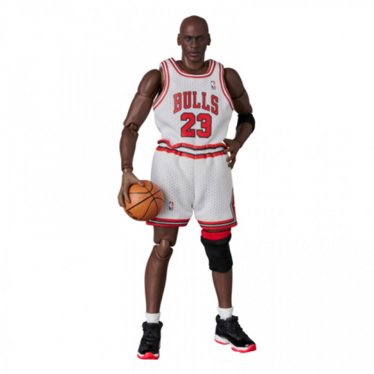 Mafex 2023 Lebron James (Space Jam: A New Legacy)