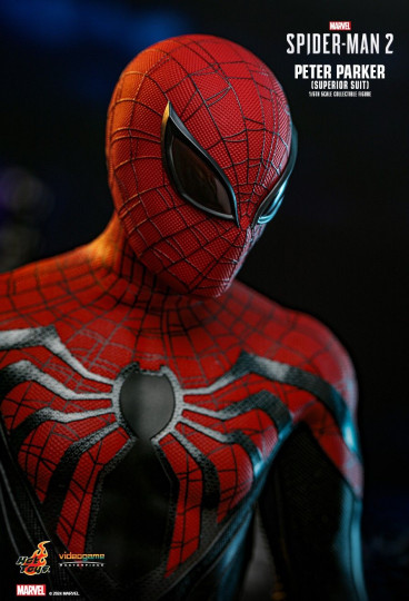 Peter Parker (Superior Suit)