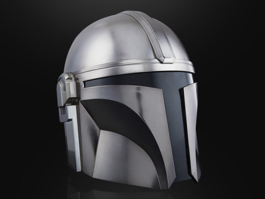 The Mandalorian 1:1 Scale Wearable Helmet (Electronic)
