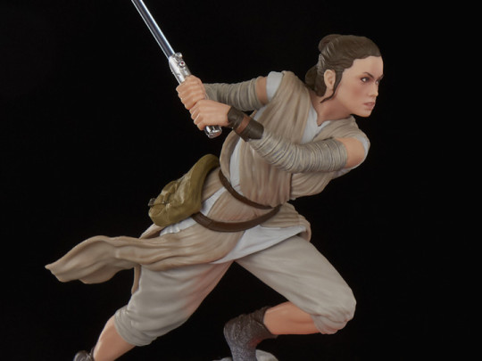 Centerpiece 04 Rey Statue