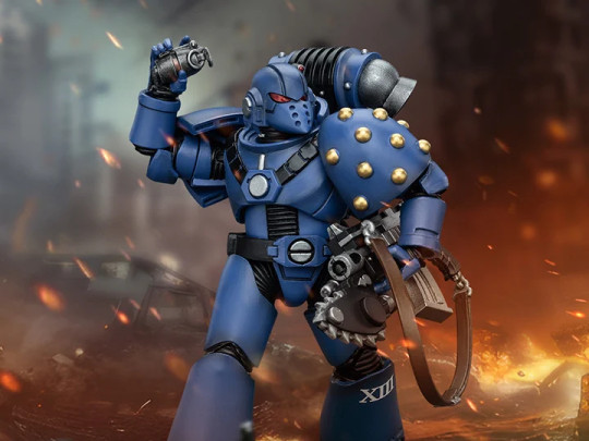 Warhammer: The Horus Heresy Ultramarines MKVI Tactical Squad Legionary with Bolter and Chainblade