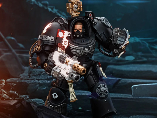 Iron Hands Captain in Terminator Armor