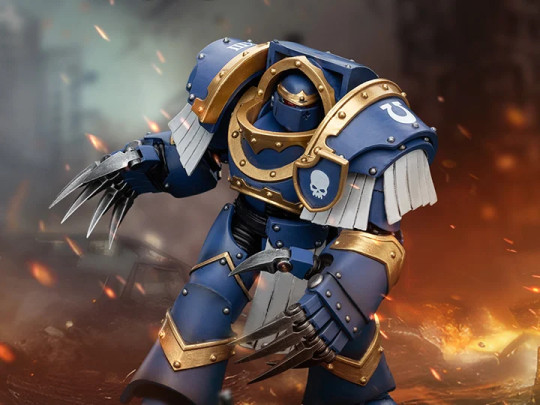 Warhammer: The Horus Heresy Ultramarines Cataphractii Terminator Squad Terminator with Lightning Claws