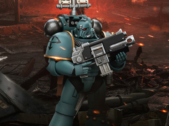 Warhammer: The Horus Heresy Sons of Horus MKIV Tactical Squad Legionary with Legion Vexilla
