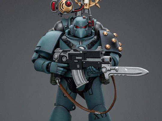 Warhammer: The Horus Heresy Sons of Horus MKVI Tactical Squad Legionary with Nuncio Vox