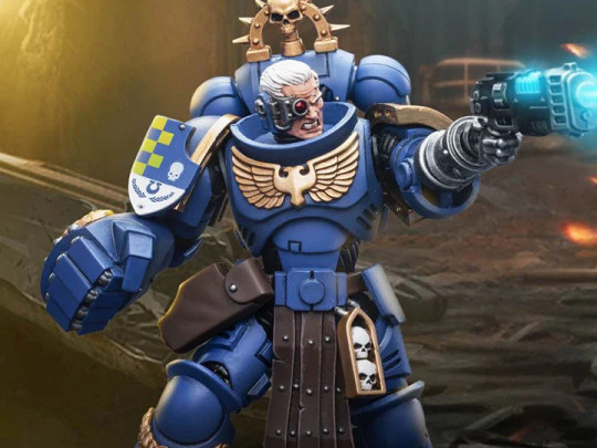 Ultramarines Lieutenant with Power Fist