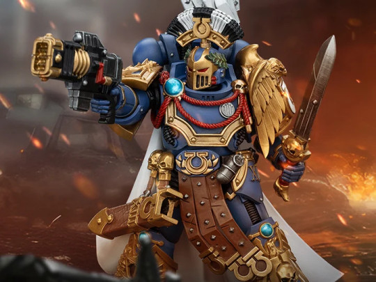 Warhammer: The Horus Heresy Ultramarines Legion Praetor with Power Sword and Volkite Serpenta
