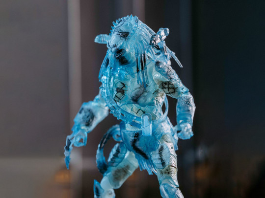 Alien vs. Predator: Requiem Wolf Predator (Active Camouflage) PX Previews Exclusive