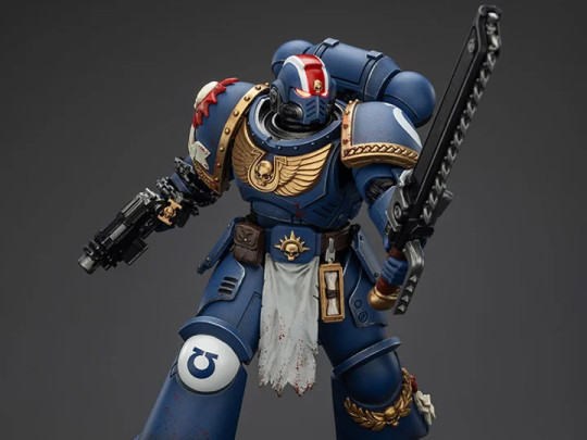 : Space Marine 2 Ultramarines Lieutenant Titus (Collectors Edition)