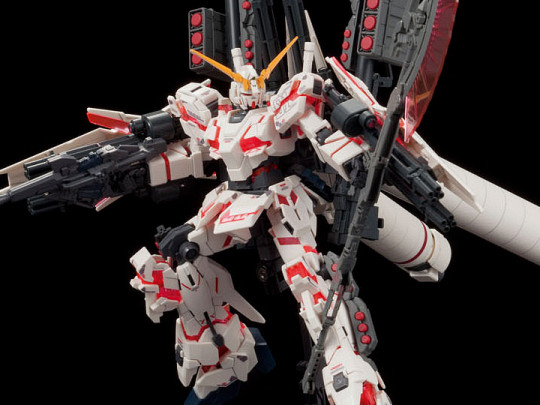 Mobile Suit Gundam Unicorn HGUC 1/144 Full Armor Unicorn Gundam (Destroy Mode) 1/144 Scale Model Kit