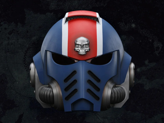 : Space Marine 2 Ultramarines Lieutenant Titus MKX Wearable Helmet Replica