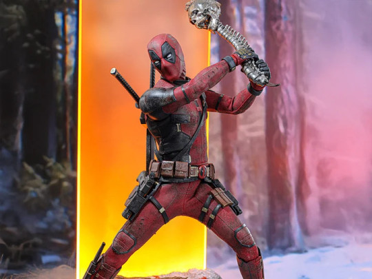 Deadpool & Wolverine MMS782 Deadpool (Battling Ver.)