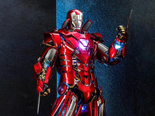 Iron Man 3 MMS618D43 Silver Centurion (Armor Suit Up Ver.)