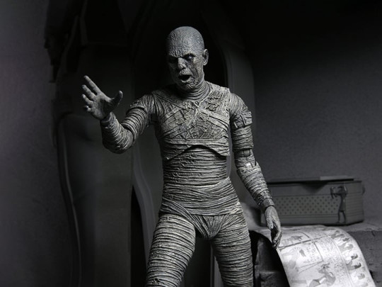 Universal Monsters Mummy (Black & White)