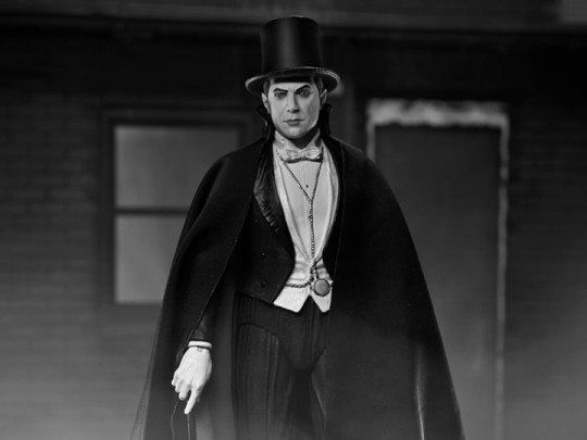 Universal Monsters Dracula (Carfax Abbey)