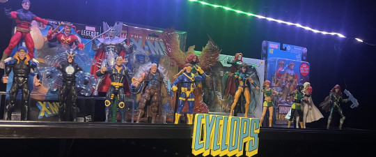 Cyclops family shelf