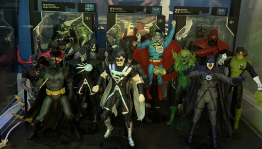 Dc animated shelf
