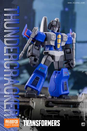 Display by IronManFan72: Thundercracker