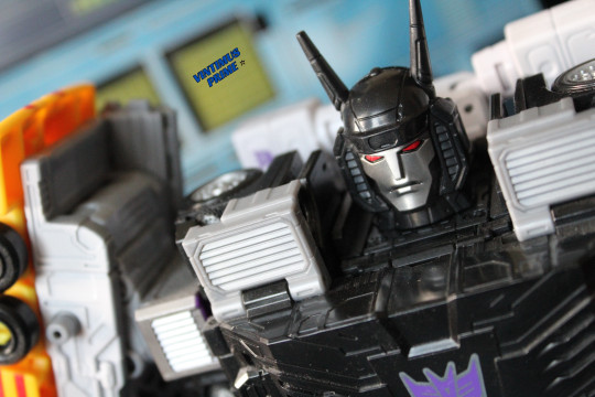 Display by VintimusPrime