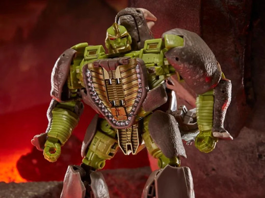 Transformers War for Cybertron: Kingdom Voyager Rhinox