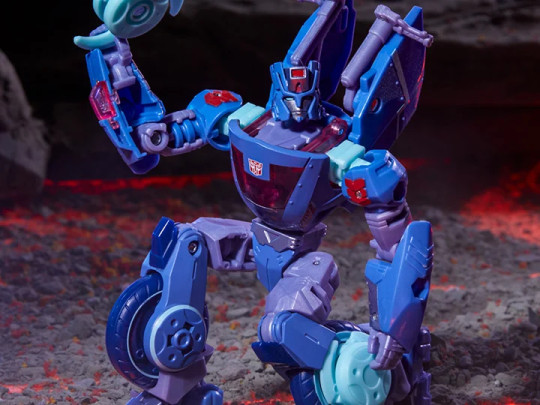 Transformers: Legacy United Deluxe Cyberverse Universe Chromia
