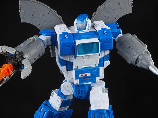 Transformers: Legacy Generations Selects Titan Guardian Robot & Lunar-Tread
