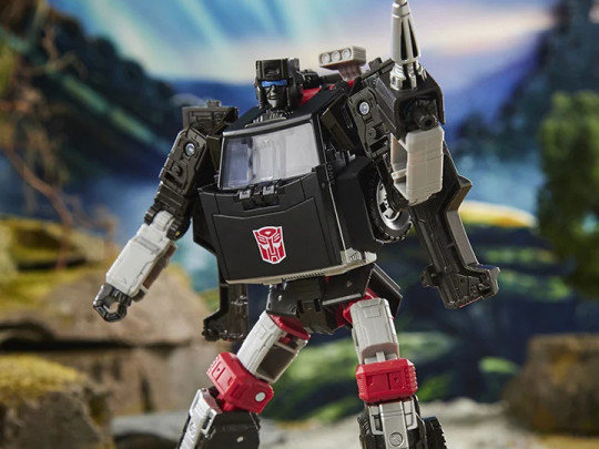 Transformers War for Cybertron: Earthrise Deluxe Class Trailbreaker