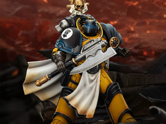 Warhammer: The Horus Heresy Imperial Fists Librarian Consul with Force Axe and Bolt Pistol