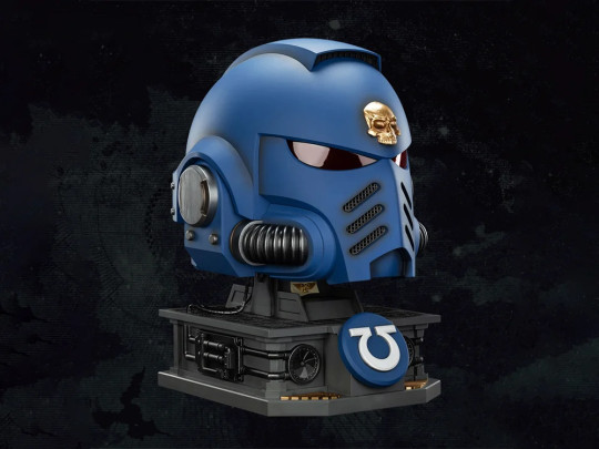 Ultramarines Captain Mk.X 1/1 Scale Helmet Replica with Display Stand