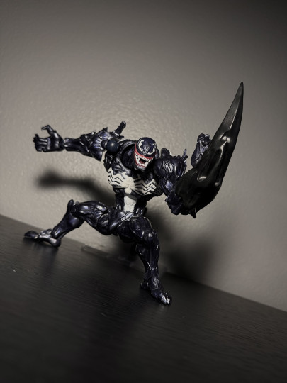 Display by SupaScoopasToy: 003 Venom (Resale)