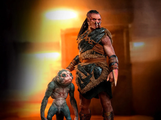 Predator: Badlands MMS873 Dek (Bone Bison Armor) and Bud