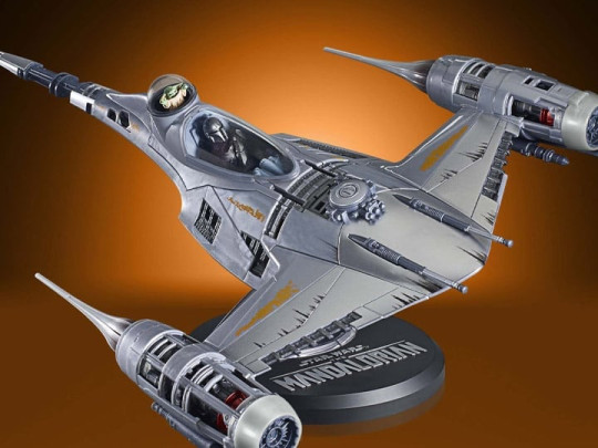 The Mandalorians N-1 Starfighter (The Mandalorian)