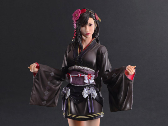Final Fantasy VII: Remake Play Arts Kai Tifa Lockhart (Exotic Dress Ver.)