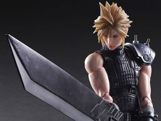 Final Fantasy VII Remake Play Arts Kai Cloud Strife