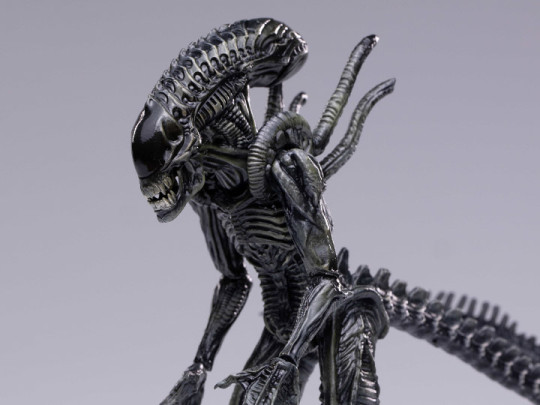 Alien vs. Predator: Requiem Alien Xeno Warrior PX Previews Exclusive