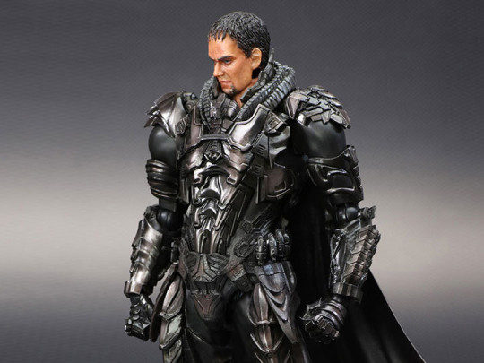 Man of Steel Play Arts Kai General Zod