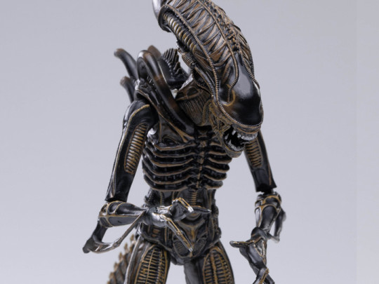 Aliens Alien Warrior (Brown) PX Previews Exclusive