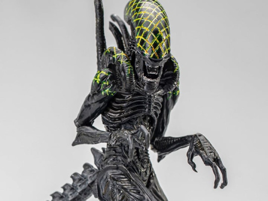 Alien vs. Predator Grid Alien PX Previews Exclusive