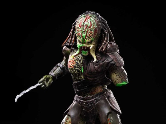 Predators Berserker Predator (Battle Damaged) PX Previews Exclusive