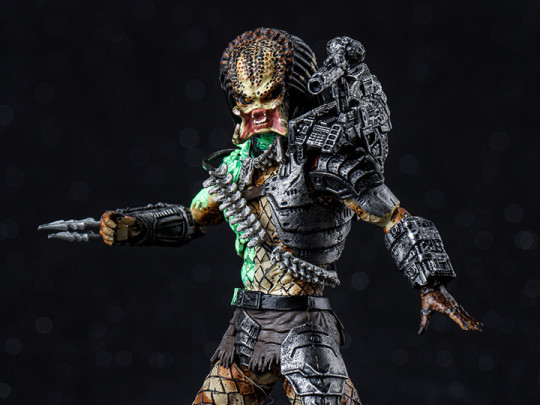Predator Jungle Hunter Predator (Battle Damaged) PX Previews Exclusive