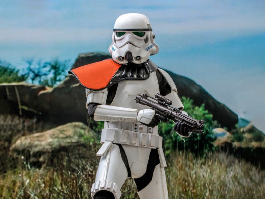 The Mandalorian TMS041 Stormtrooper Commander 1/6th Scale Collectible Exclusive Figure