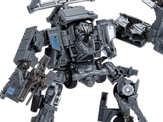 Transformers Buzzworthy Bumblebee Studio Series 95 N.E.S.T. Bonecrusher Exclusive