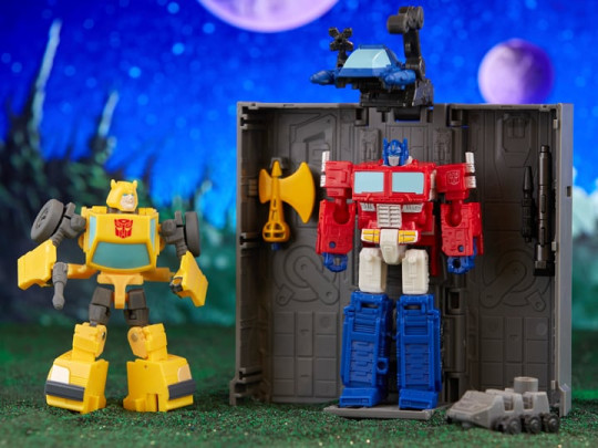 Transformers: Legacy Evolution Core Optimus Prime & Bumblebee Exclusive Two-Pack
