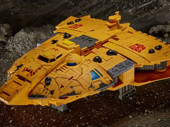 Transformers War for Cybertron: Kingdom WFC-K30 Titan Autobot Ark