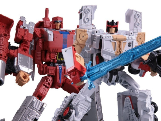 Transformers Collaborative Street Fighter x Transformers Optimus Prime (Ryu) vs Megatron (M. Bison)