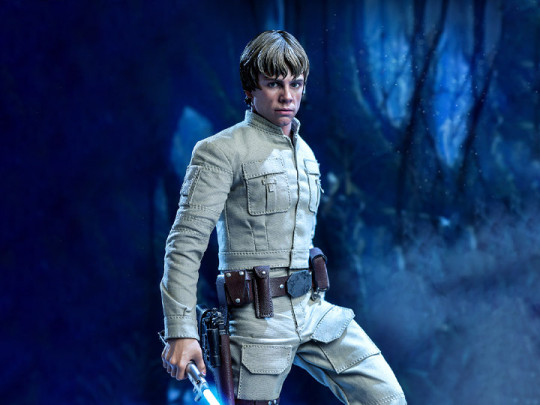 Star Wars: The Empire Strikes Back DX25 Luke Skywalker (Bespin) Deluxe