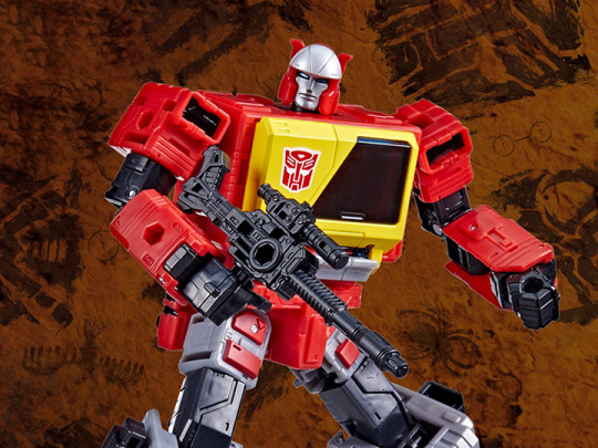 Transformers War for Cybertron: Kingdom Voyager Blaster