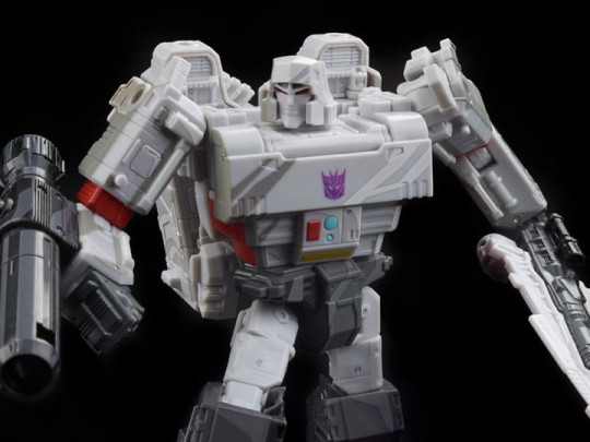 Transformers War for Cybertron: Siege 35th Anniversary Voyager Megatron