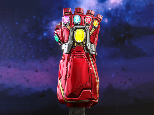 Avengers: Endgame Nano Gauntlet (Movie Promo Edition) 1/4 Scale Exclusive Collectible